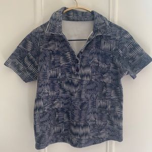 Abstract 3-Button collared T-shirt